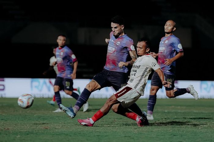 Suasana pertandingan antara RANS Nusantara FC melawan Bali United pada laga pekan ke-29 Liga 1 2023/2024, Minggu (17/3/2024).