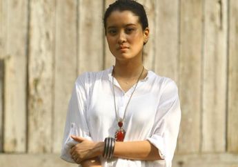 Ajarkan Anak-anaknya Mengenal Sungkeman Sebagai Tradisi, Marcella Zalianty: Sarana Melatih Kerendahan Hati..