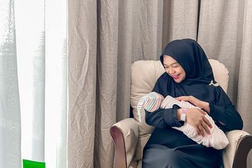 Beberapa efek penyakit mastitis ini terjadi pada ibu yang sedang menyusui, seperti pada Ria Ricis.