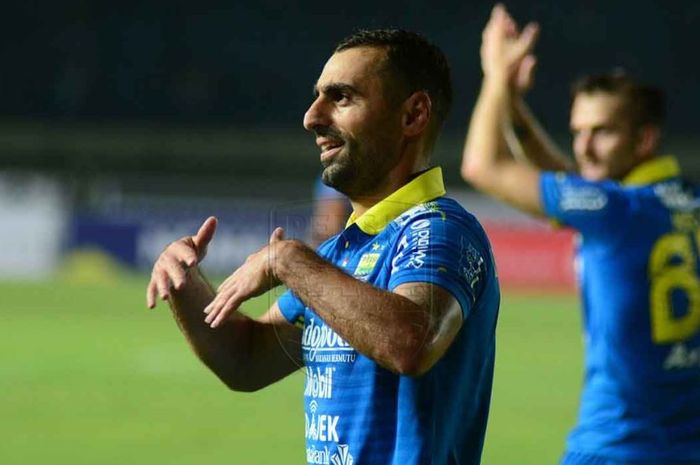 Pemain Persib Bandung, Artur Gevorkyan.