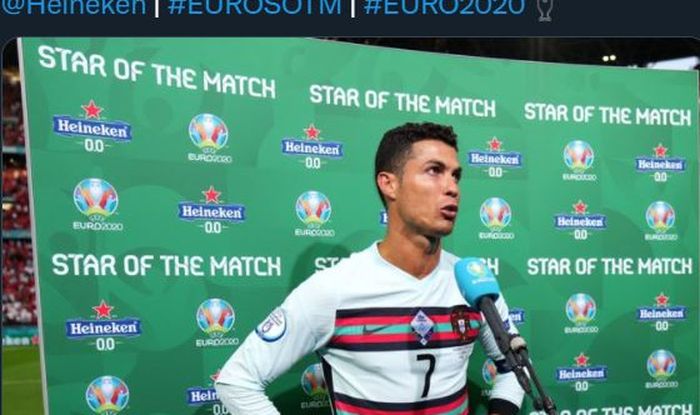 Cristiano Ronaldo terpilih sebagai pemain terbaik laga Euro 2020 Hungaria vs Portugal versi penyelenggara.