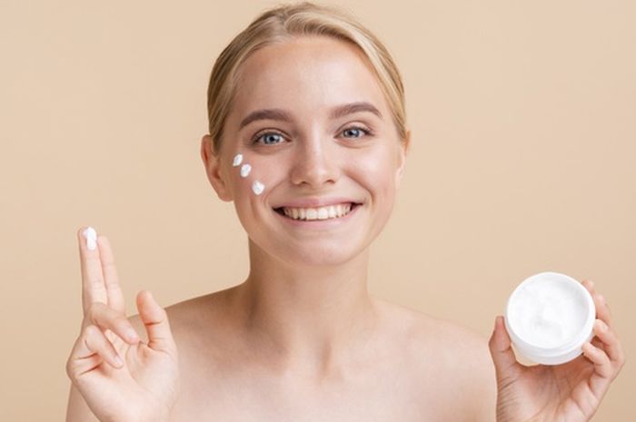 4 Rekomendasi Kandungan Skincare yang Cocok untuk Kulit Kering