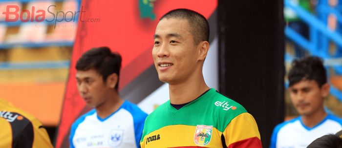 Kiper asal Korea Selatan, Yoo Jae-Hoon memiliki keinginan untuk menjadi pemain naturalisasi.
