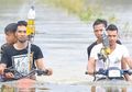 Kreatif Abis, Kakak Beradik Ini Berhasil Ciptain Motor Amfibi yang Bisa Jalan dalam Air