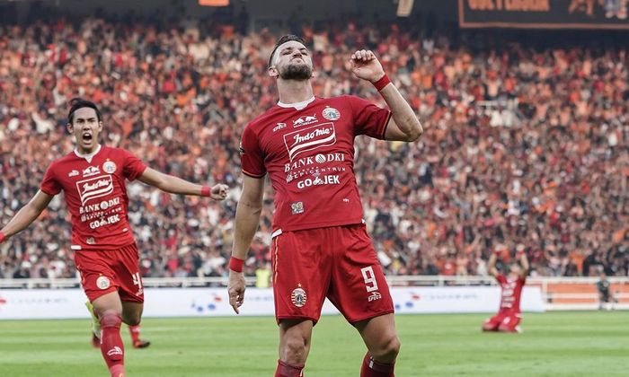 Striker Persija Jakarta, Marko Simic, melakukan selebrasi setelah mencetak gol ke gawang Persib Bandung pada pekan kedelapan Liga 1 2019.