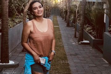 Praktikkan Gaya Makan Ala Royal Family, Feby Febiola Bikin ...
