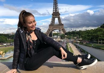 Lihat Penampilan Terbaru Ayu Ting Ting Saat Pakai High Knee Boots yang Disebut Mirip Bintang Hollywood