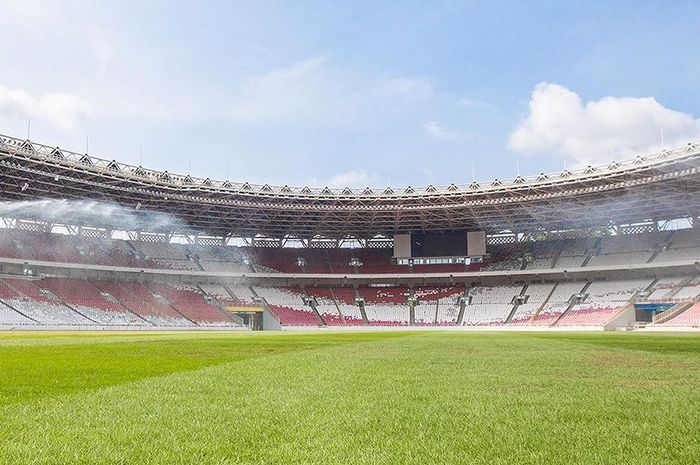 Kondisi terakhir rumput Stadion Utama Gelora Bung Karno, Jakarta, Senin (19/2/2024)