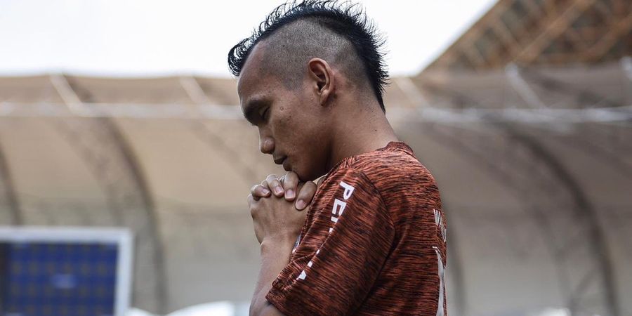 VIDEO - Layangkan Tekel Horor ke Riko Simanjuntak, Gelandang Borneo FC Langsung Diusir