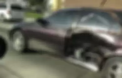 Cara unik mengatasi bodi mobil yang rusak