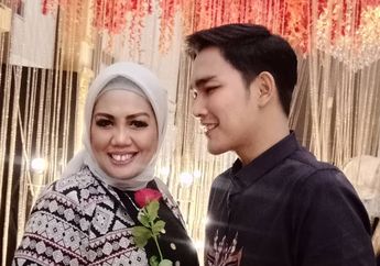 Upload Foto dengan Puisi Romantis untuk Sang Pacar, Elly Sugigi Malah Dapat Komentar Pedas dari Warganet: 'Seperti Anak Sama Ibu, Seleramu Miris'