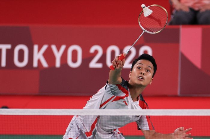 Pebulu tangkis tunggal putra Indonesia, Anthony Sinisuka Ginting, pada laga terakhir penyisihan grup Olimpiade Tokyo 2020 di Musashino Forest Sport Plaza, Rabu (28/7/2021).