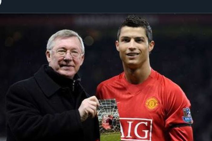 Cristiano Ronaldo bersama Sir Alex Ferguson saat masih di Manchester United.