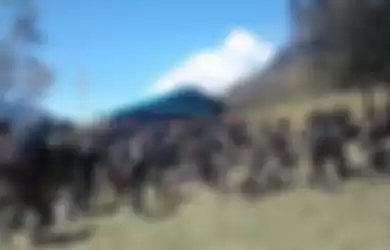 TNI serang markas KKB di Intan Jaya, Papua, 1 anggota OPM tewas.