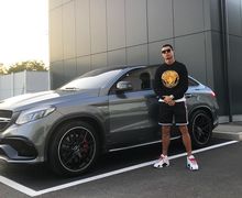 Terlalu Populer, Wajah Cristiano Ronaldo Jadi Desain Sweater untuk Edisi Perayaan Natal