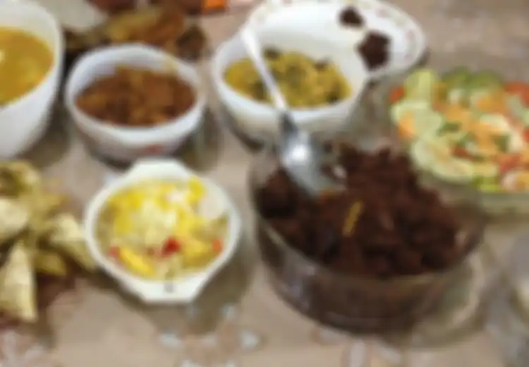 Jangan Takut Makan Enak Saat Lebaran, Ini Tips dan Triknya Agar Tetap Sehat