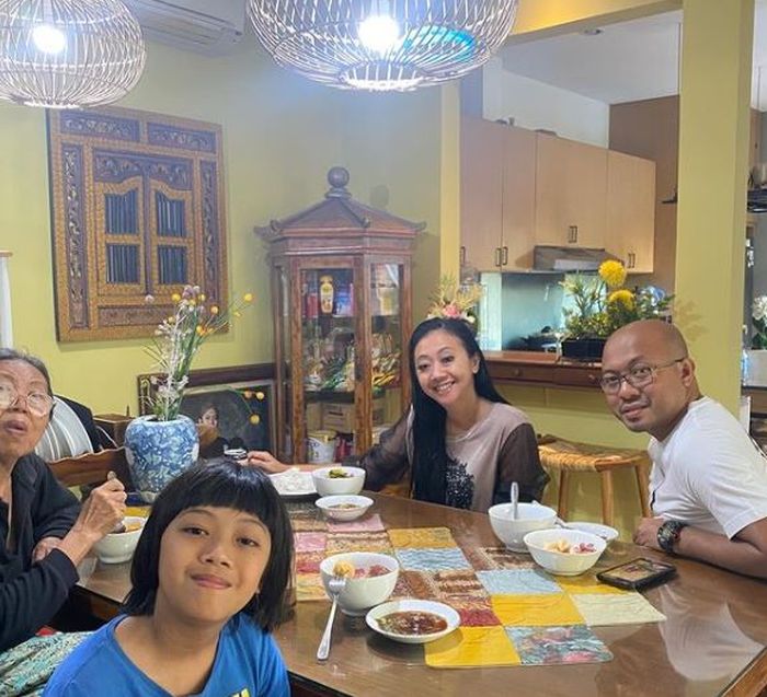 Ruang makan Asri Welas.