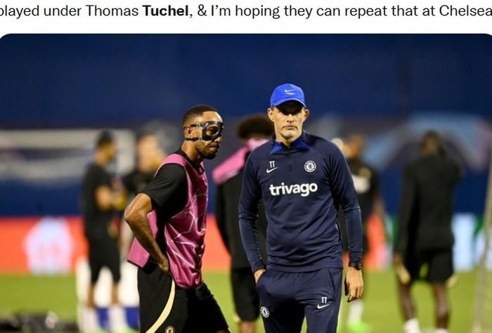 Pierre-Emerick Aubameyang (kiri) saat bersama dengan Thomas Tuchel di sesi latihan Chelsea.