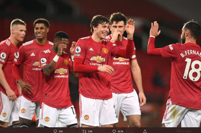 Manchester United Slowly Rising, Secures Three Prestigious Awards in the Premier League in November 2023