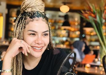 Pernah Mengaku Ayahnya Direktur Krakatau Steel, Ternyata Inilah Sosok Ibunda Nikita Mirzani: "Blasteran"