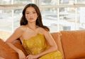 Unggah Foto Seksi Pakai Dress Tali Tipis, Tampilan Raline Shah Bawa Tas Mahal Jadi Sorotan
