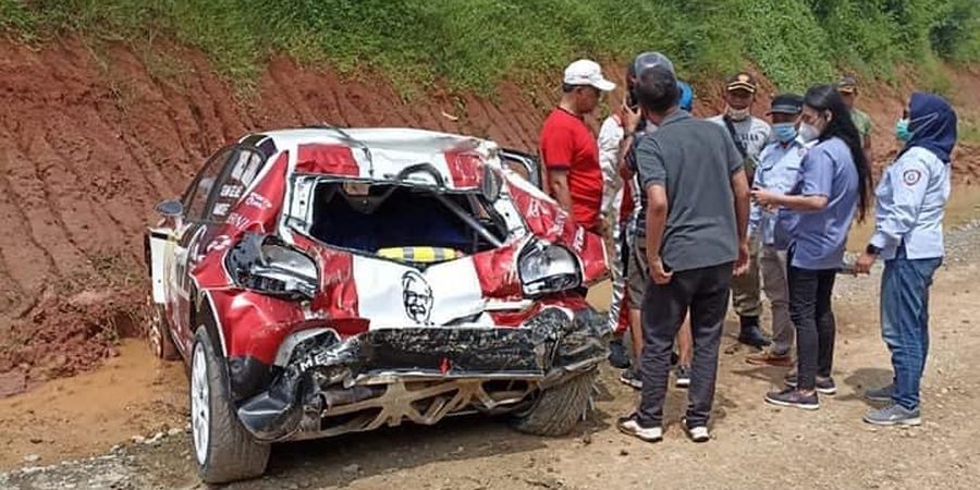 VIDEO - Pembalap Sean Gelael dan Ketua MPR Alami Kecelakaan Reli, Tak Terluka meski Mobil Terguling