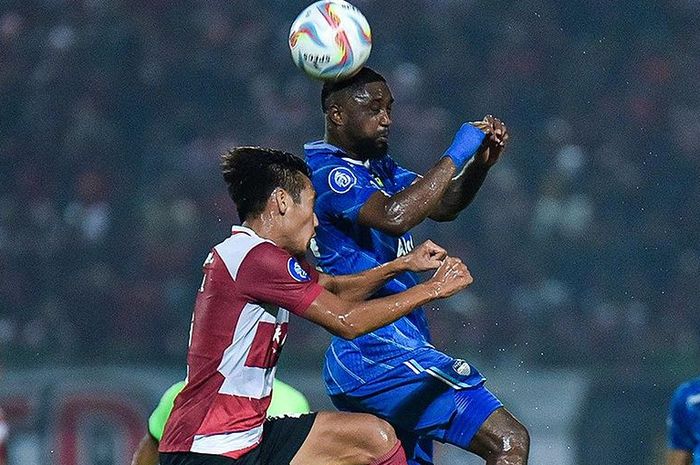 Suasana pertandingan antara Madura United melawan Persib Bandung di Gelora Bangkalan, Rabu (1/11/2023).