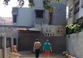 Bikin Malu Satu Indonesia, Oknum Anggota DPRD ini Malah Bangun Tembok 3 Meter Tutupi Rumah Tahfidz Alquran Gegara Tak Suka Banyak Orang Lalu Lalang Lewati Rumahnya, Bahkan Sempat Usir Anak Tahfidz Pakai Parang!