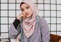 4 Gaya Santun Putri Yusuf Mansur, Wirda Mansur Pakai Hijab Warna Pastel yang Manis