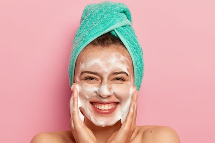 3 Rekomendasi Sabun Cuci Muka untuk Atasi Pori-pori Besar dan Komedo di