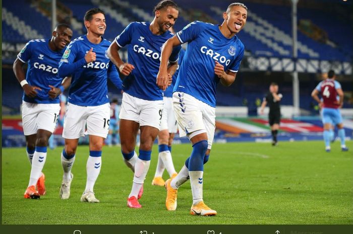 Trio lini depan Everton, dari kanan ke kiri: Richarlison, Dominic Calvert-Lewin, James Rodriguez.