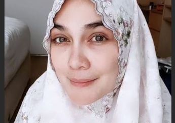 Usai Pernikahan Syahrini dan Reino Barack, Luna Maya Jalani Umrah dengan Mata Sembab, Ada Apa?
