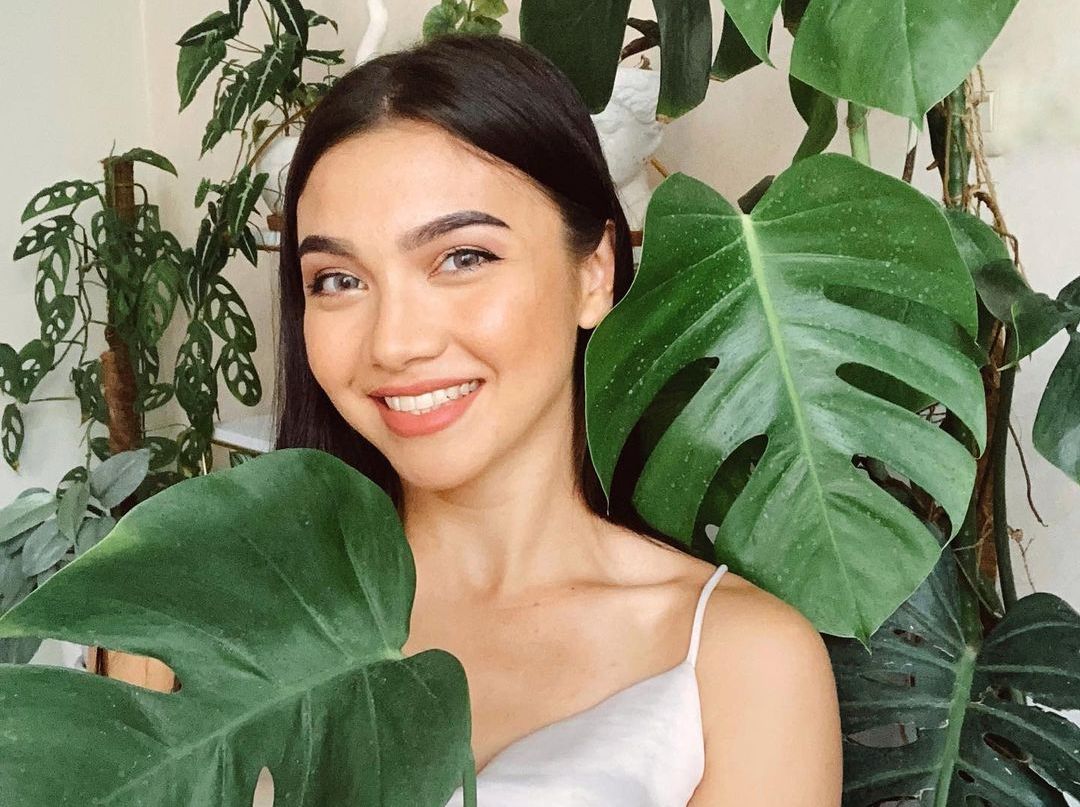 Rekomendasi Makeup Mata Unik ala Aktris Cantik Angela Gilsha, Kece Banget!