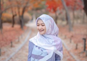 Jadi Tren Model Hijab 2020, Kerudung Segi Empat Masih Jadi Mode Hijab Incaran Para Moms yang Siap Rayakan Lebaran