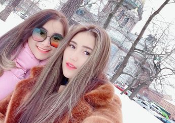 Gelontorkan Biaya Hingga Puluhan Juta Boyong Adik Liburan ke Rusia, Ayu Ting Ting Kepergok Bawa Bekal Combro ke Atas Pesawat