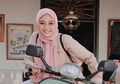 Manisnya Anak Ikang Fawzi, Chiki Fawzi Pakai 5 Pashmina Warna Pastel Ini!