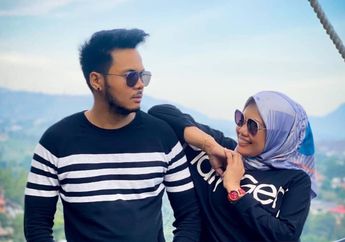 Geger Kabar Elly Sugigi Menikah Lagi, Netizen Soroti Perut Buncit sang Komedian hingga Ungkap Keganjilan Ini