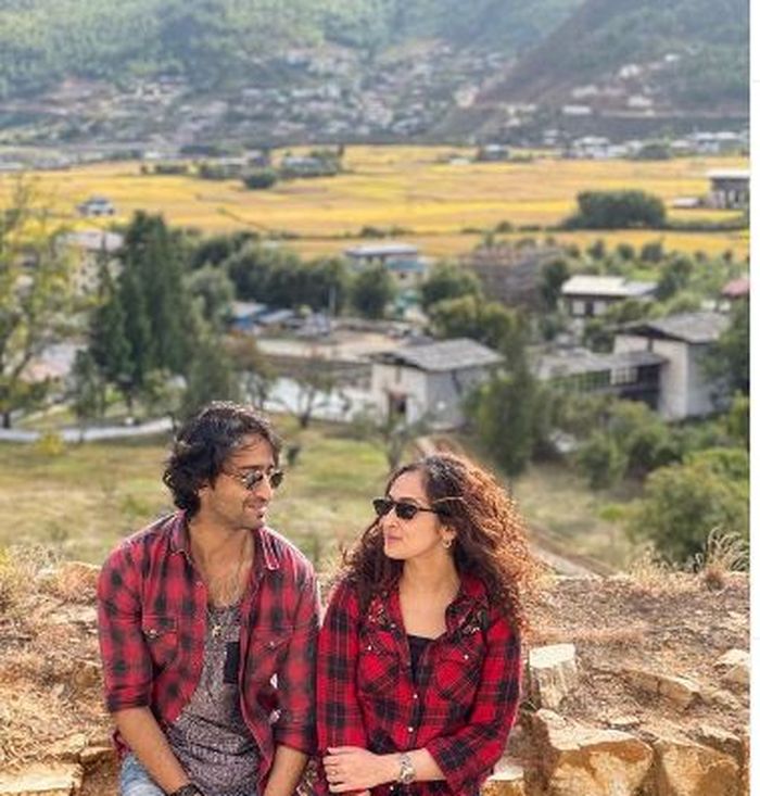 Potret Shaheer Sheikh dengan istrinya