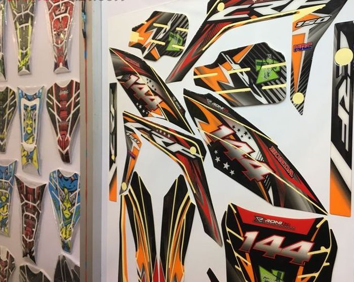 Decal buatan Ronita Digital Printing.