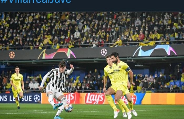 Aksi striker Juventus, Dusan Vlahovic, pada laga leg pertama babak 16 besar Liga Champions melawan Villarreal di Stadion de La Ceramica, Selasa (22/2/2022).