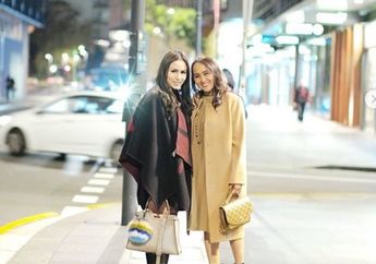 Suaminya Anak Pengusaha Tajir Melintir, Ini Dia Sosok Ibu Mertua Momo Geisha yang Tetap Cantik dan Stylish Meski Sudah Tak Lagi Muda, Bak Pinang Dibelah Dua dengan Sang Vokalis,!