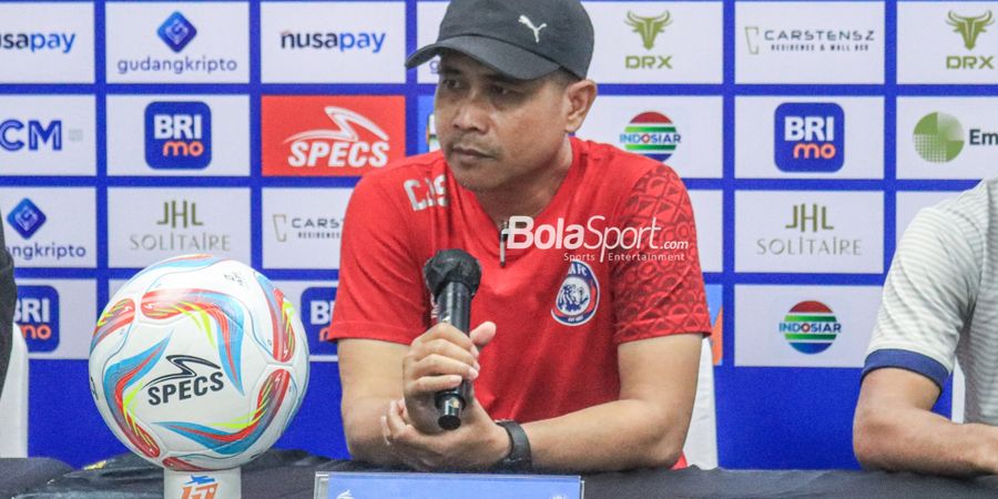 Suporter Gelut Timnya Dibantai, Begini Respons Pelatih Arema FC