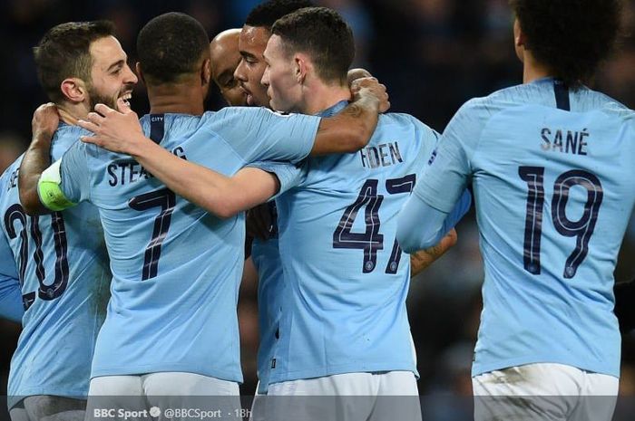 Para pemain Manchester City saat merayakan gol ke gawang Schalke dalam partai Liga Champions.