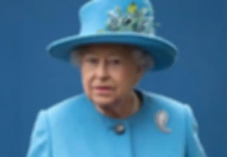 Meski Selalu Pilih Warna Cerah untuk Pakaiannya Agar Mudah Dikenali, Tapi Satu Warna Ini Tak Akan Dipakai Ratu Elizabeth II