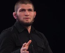 Khabib Nurmagomedov akan Penuhi Janji untuk Bantu Dua Fannya Berangkat ke Tanah Suci Mekkah