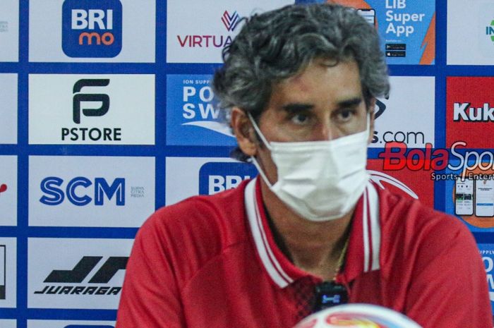 Pelatih Bali United, Stefano Cugurra alias Teco.