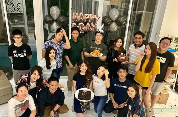 Ruang tengah rumah Veronica Tan