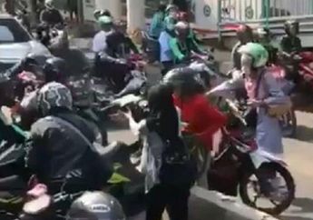 Sempat Dapat Caci Maki Pemotor yang Dikejar Polisi, Sopir Transjakarta Itu Justru Dipuji Gara-gara Lakukan Hal Ini