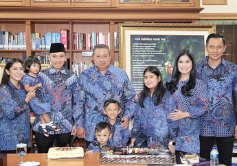 Makan Siang Bersama Keluarga di Akhir Pekan, Ekspresi Wajah SBY Jadi Sorotan, Warganet: Senyumnya Sungguh Menenangkan