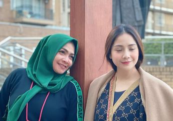 Foto Lawas Rieta Amilia Tersebar, Kecantikan Mama Nagita Slavina saat Muda Curi Perhatian